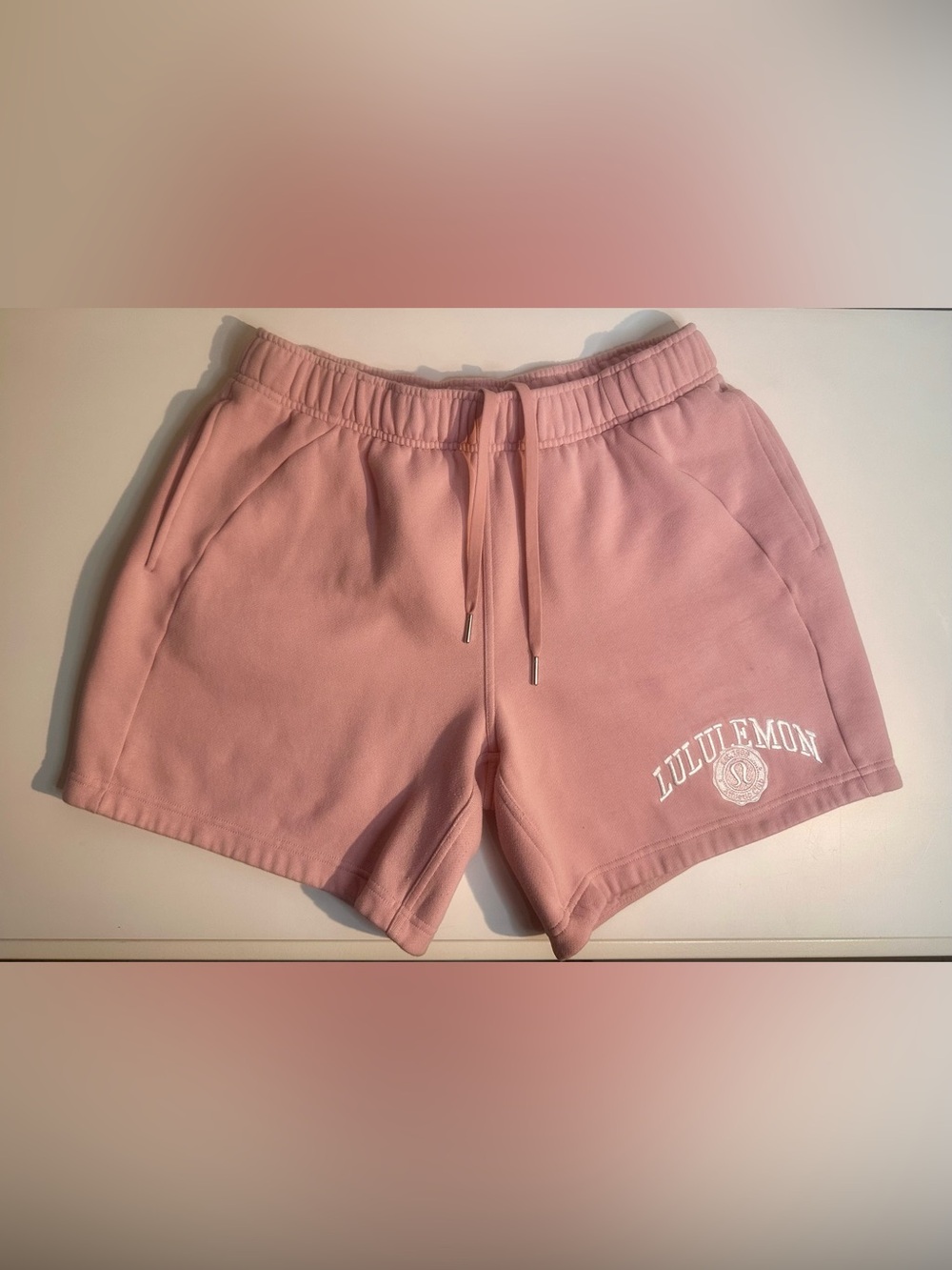 Lululemon Scuba Mid-Rise Oversized Shorts 7” Pink Haze Graphic M